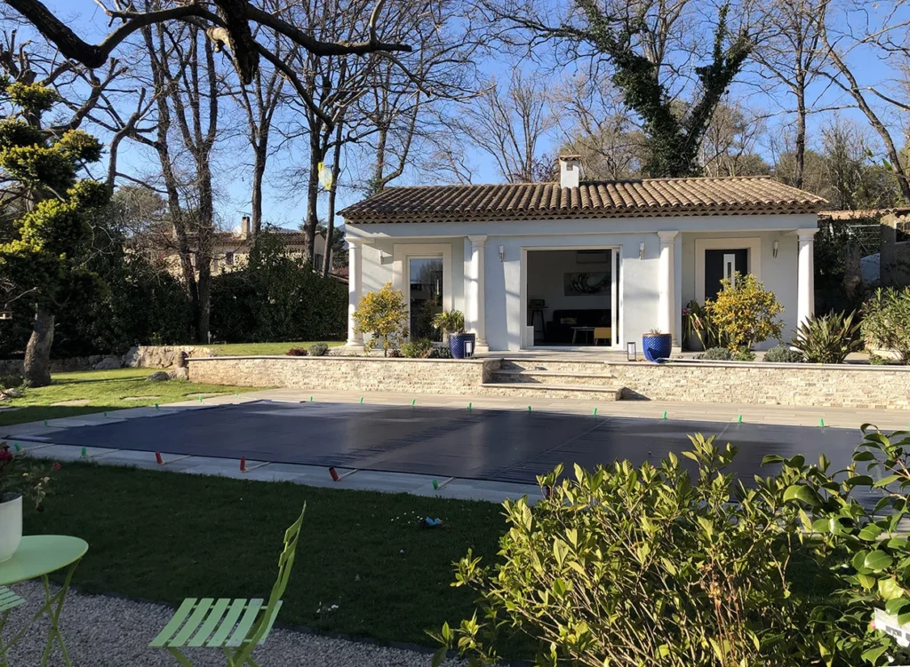 POOL HOUSE ROQUEFORT