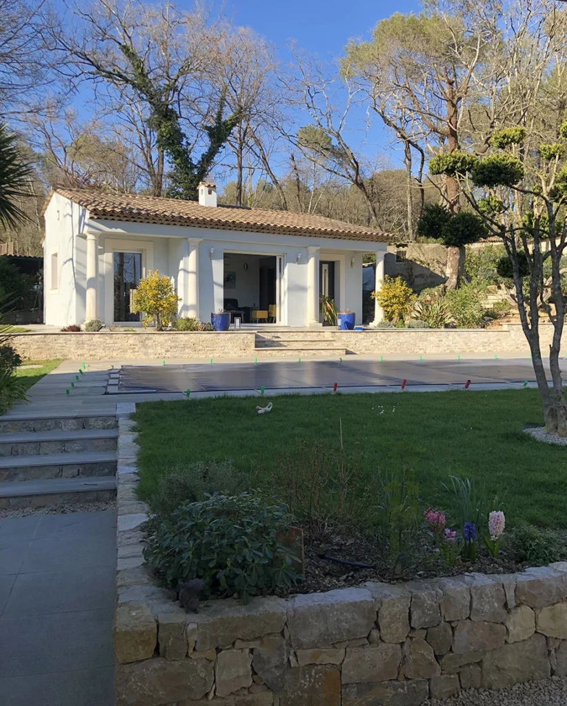 POOL HOUSE ROQUEFORT