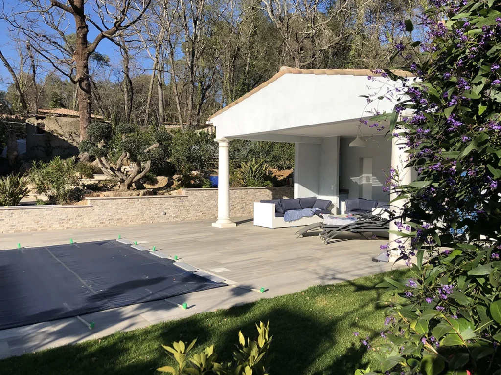 POOL HOUSE ROQUEFORT