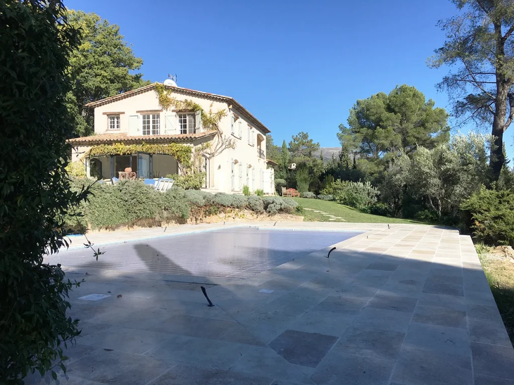 VILLA B ROQUEFORT LES PINS
